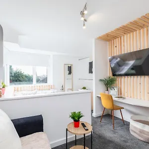 https://stylish-studio-apt-in-leeds.yorkshirehotels.net